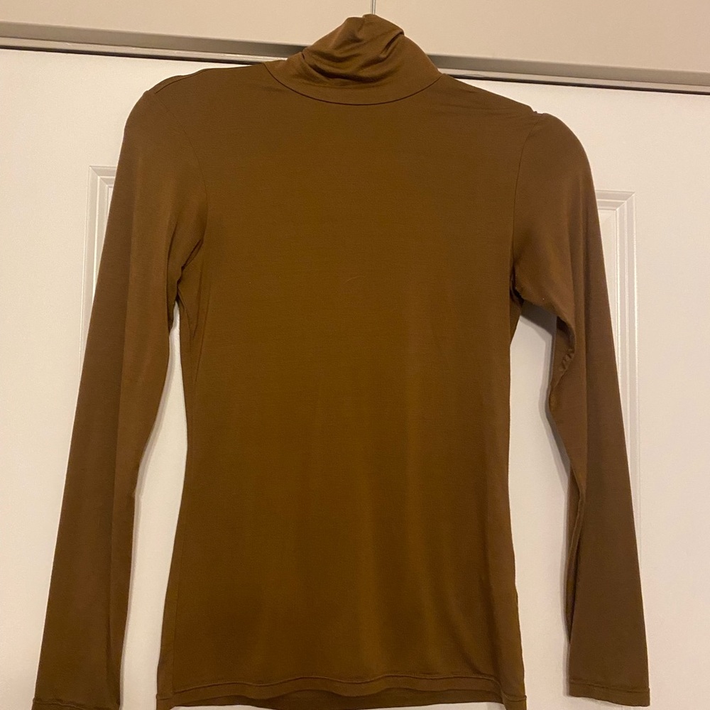 Uniqlo heat tech turtle neck